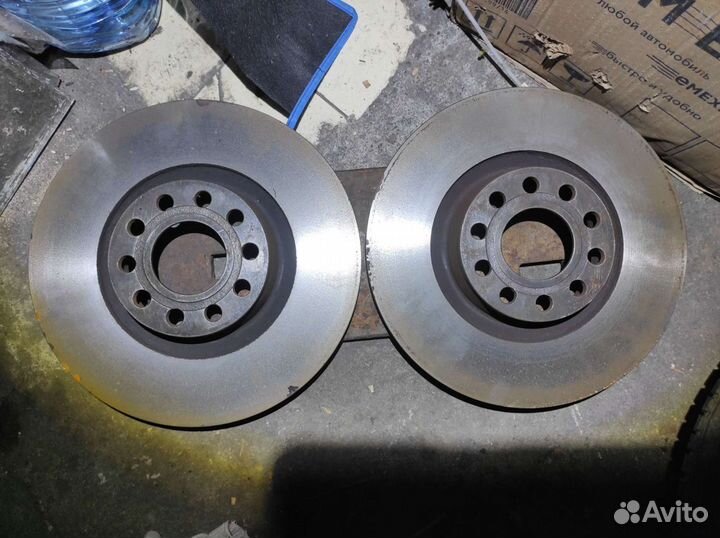 Тормозные диски на Ауди А8 д2