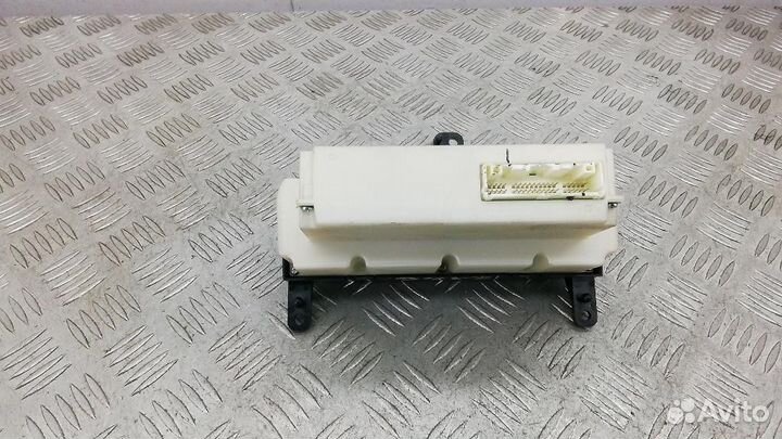 Блок управления климатической установкой Nissan Qa