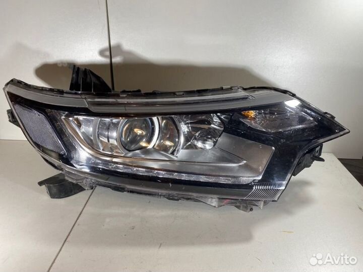 Фара галогеновая правая Mitsubishi Outlander 3