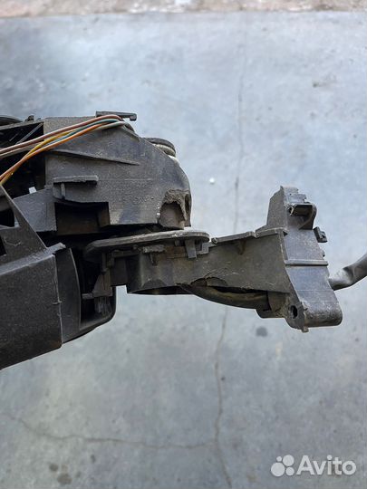 Зеркало правое сломанное Форд Фокус 2 рестайлинг