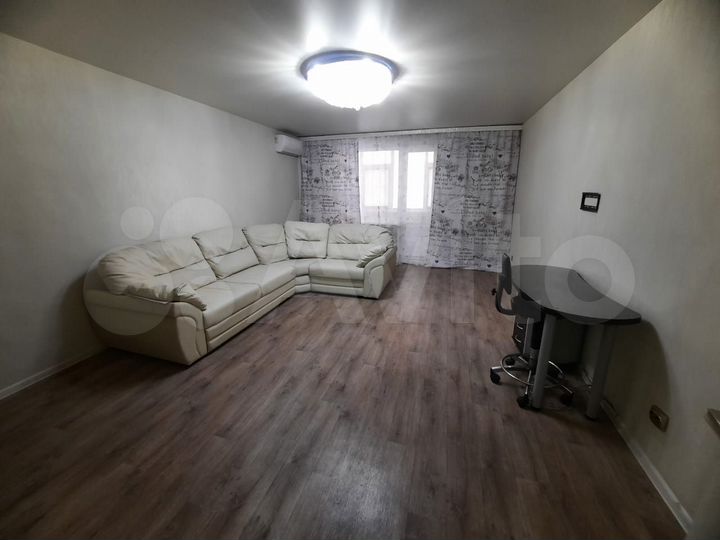 2-к. квартира, 76 м², 1/9 эт.