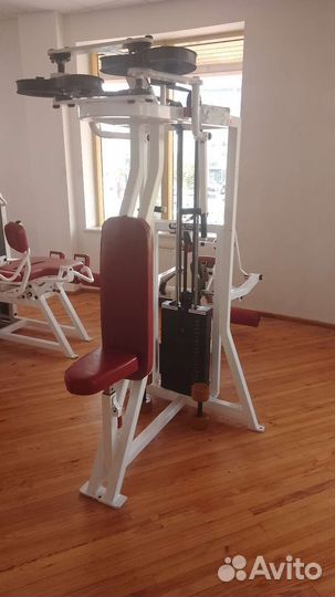 Тренажёр для грудных мышц, Платформа