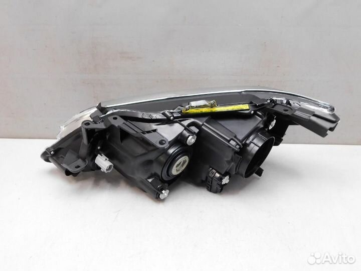 Фара правая Toyota Camry