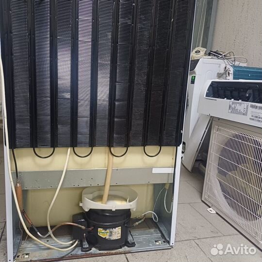 Холодильник Indesit 170см