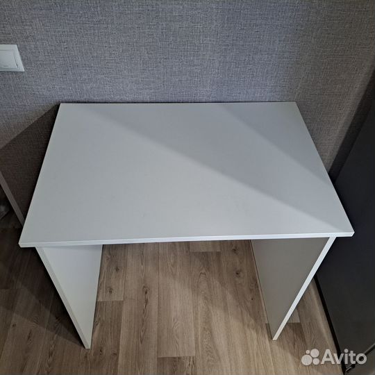 Письменный стол IKEA