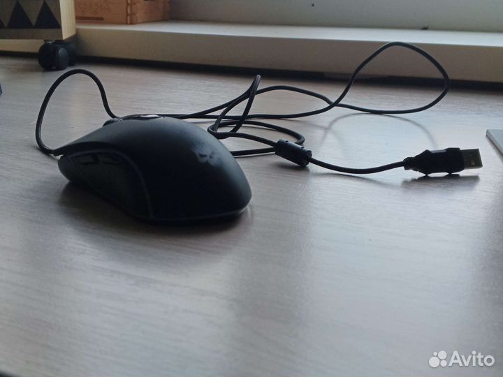 Игровая мышь много цветов у меня она 3 недели