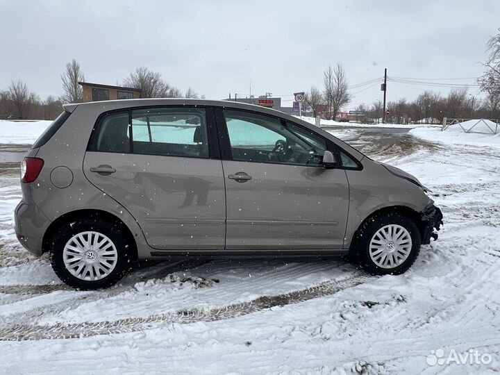 Volkswagen Golf Plus 1.6 МТ, 2012, битый, 76 285 км