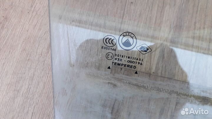 Стекло двери передней правой №28 Geely MK 2009