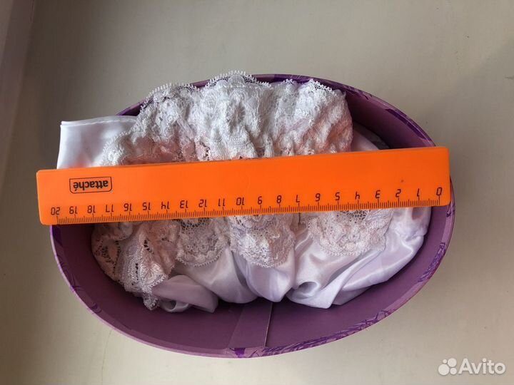 Картонные коробки подарочные