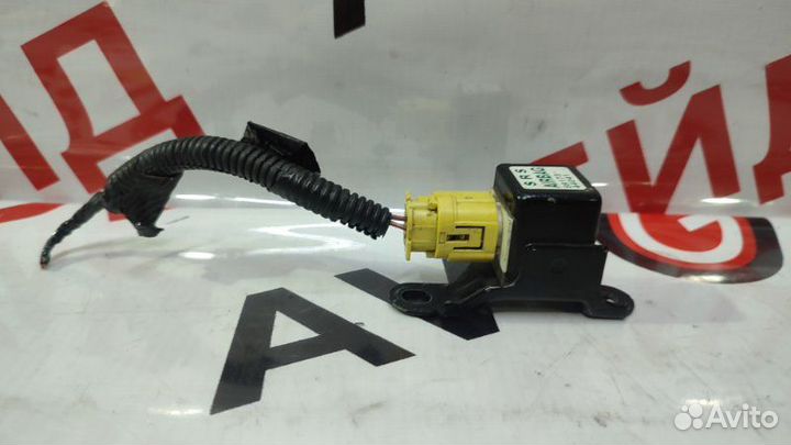 Датчик airbag Toyota Ipsum ACM21 2AZ 2006.03