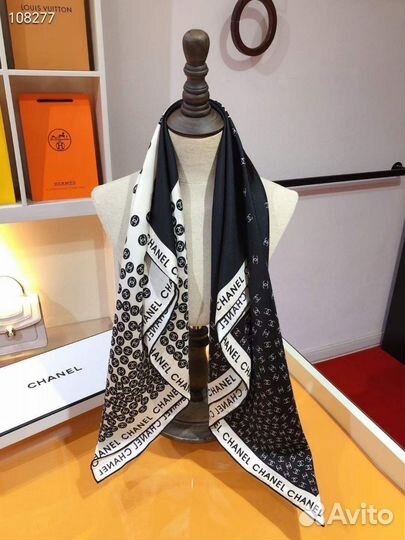 Шелковый платок chanel
