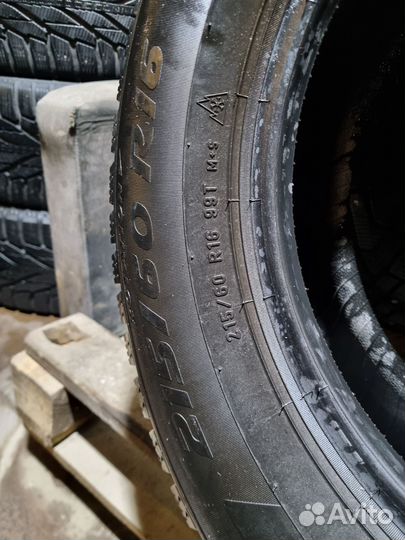 Pirelli Ice Zero 215/60 R16 99T