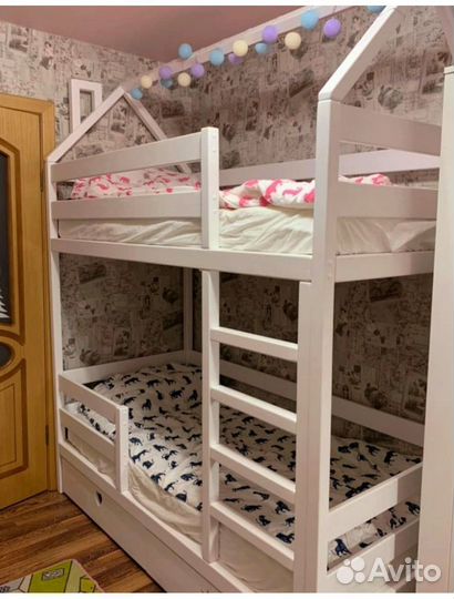 Двухъярусная кровать для двоих детей