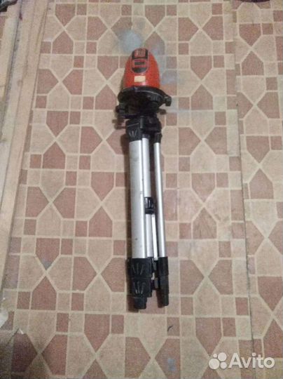 Штатив с уровнем