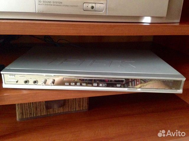 DVD плеер BBK с видеофильмами