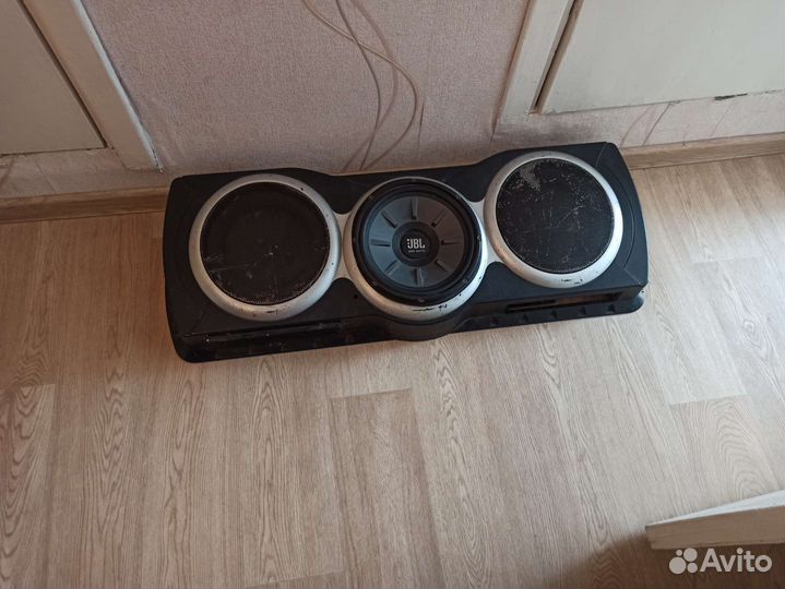 Сабвуфер со встроенным усилителем