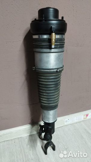 Передняя левая пневмостойка Audi A6 C6