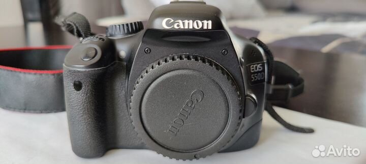 Зеркальный фотоаппарат Canon EOS 550d