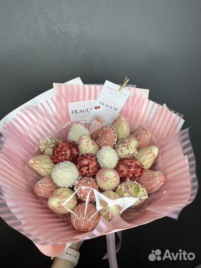 Клубника в шоколаде букеты