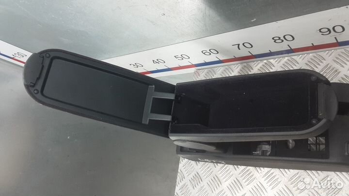Подлокотник Volkswagen Passat B5 2000