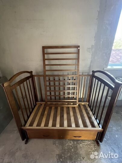 Детская кроватка