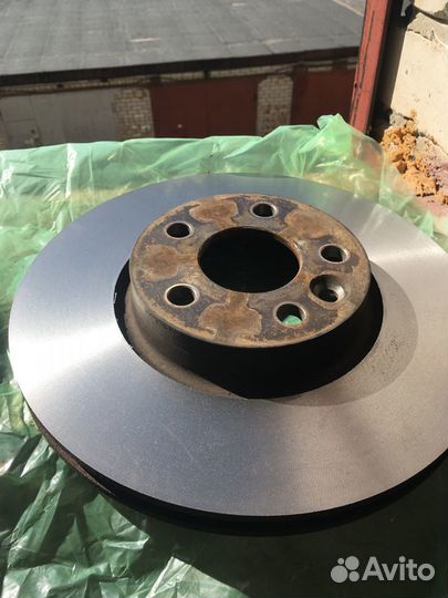 Передние тормозные диски Land Rover Freelander 2