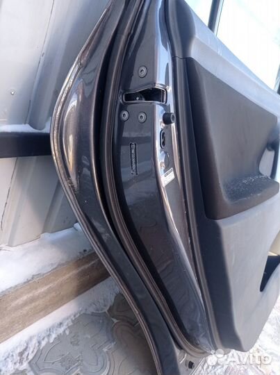 Дверь задняя левая toyota verso