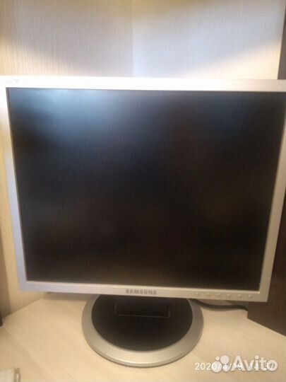 Монитор samsung SyncMaster 740 n