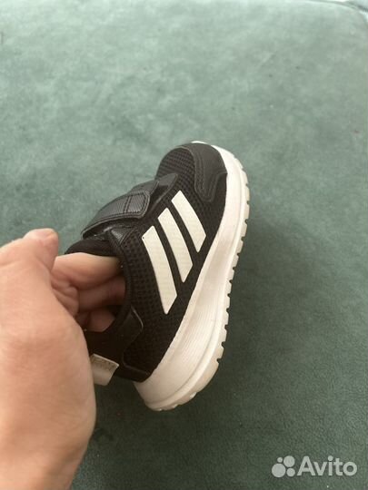 Кроссовки adidas