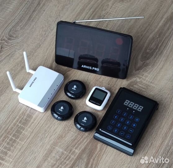 Кнопка вызова официанта, часы, табло, пуль, репите