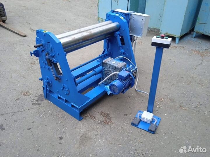 Вальцовочный станок трехвалковый (листогиб,вальцы)