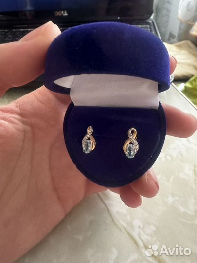 Продам серьги новые