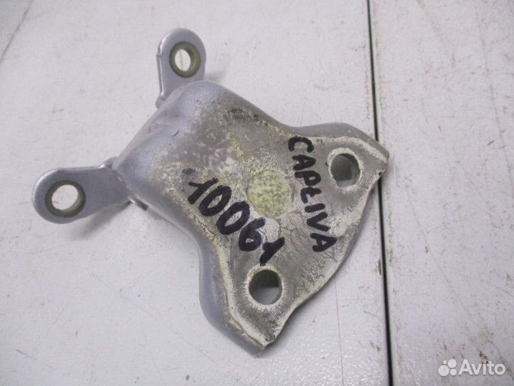 Петля двери задней левой верхняя Chevrolet Captiva