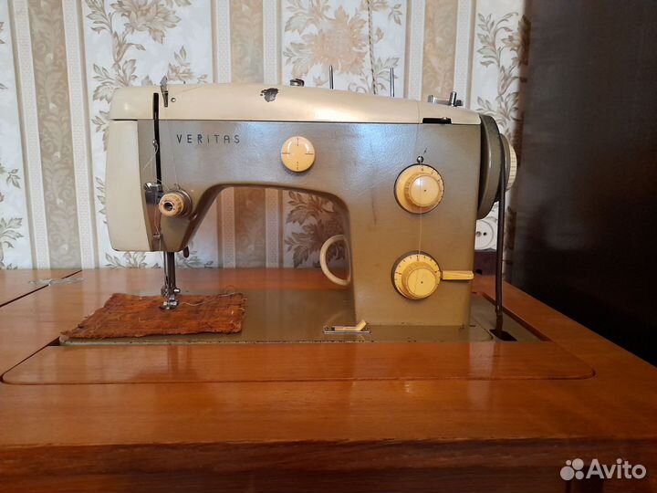 Швейная машинка ножная 