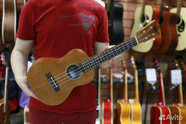 Укулеле концертная Kaimana + Аксессуары