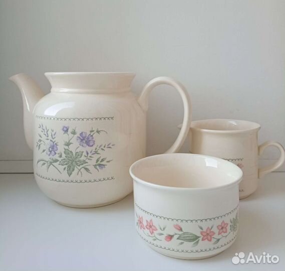 Заварочный чайник, молочник, пиала. Англия 1995 г