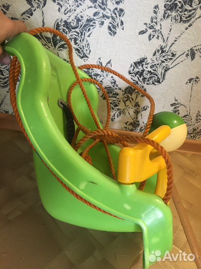 Детские качели уличные