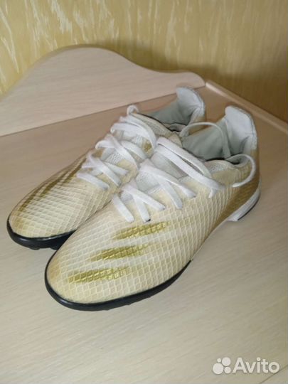 Футбольные бутсы adidas