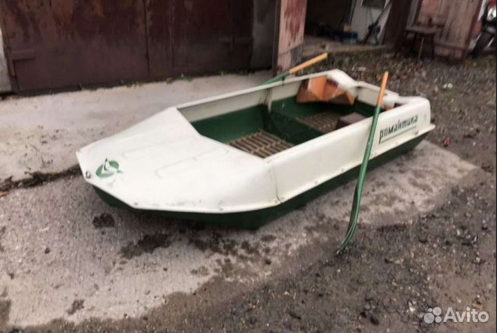 Лодка Романтика