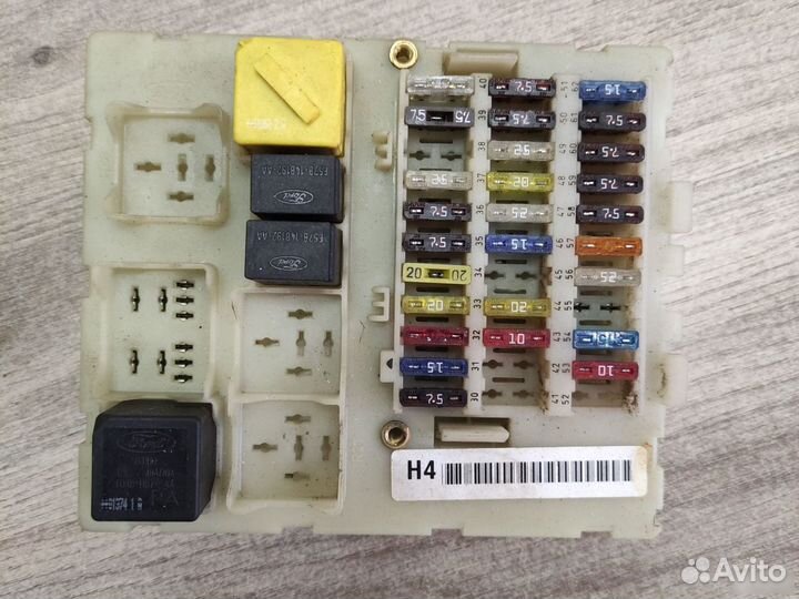 Блок предохранителей Ford Focus 1 1.8 tdci