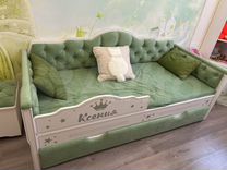 Детская кров�атка в мягкой обивке цвет зеленый