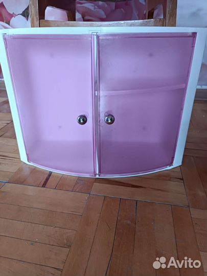 Зеркало и шкафчик для ванной комнаты