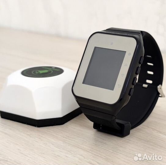 Система вызова: кнопка вызова официанта с часами