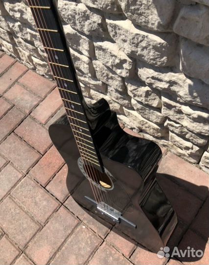 Акустическая гитара новая