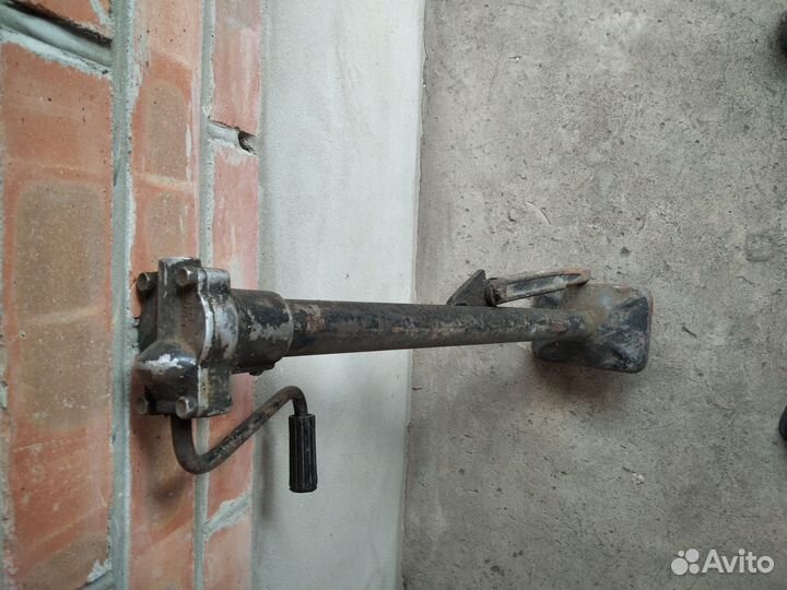 Домкрат на ниву 1000кг