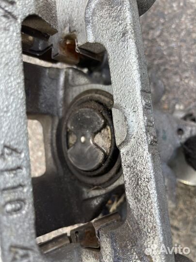 Суппорт задний правый Mitsubishi Outlander III GF