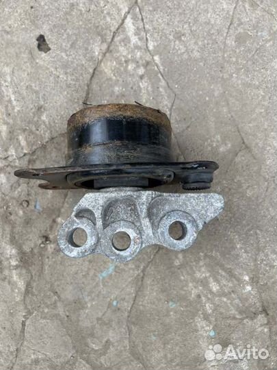Опора двигателя левая Opel Antara Z22D1 2012