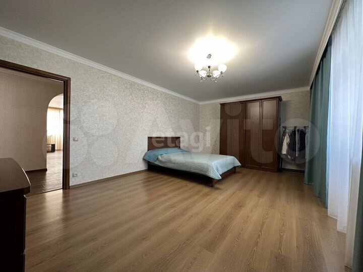 2-к. квартира, 93 м², 7/9 эт.