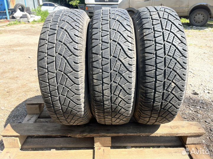 Michelin Latitude Cross 215/70 R16