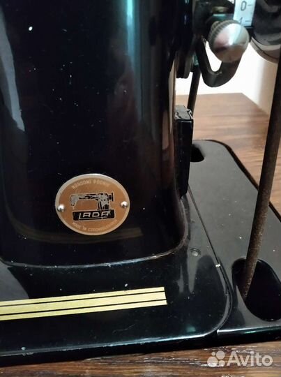 Швейная машина Лада